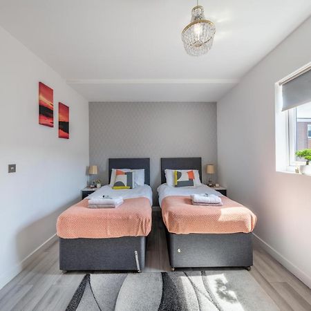 Ash View Place 4 -Heathrow - Thorpe Park - Free Parking Staines-upon-Thames Ngoại thất bức ảnh