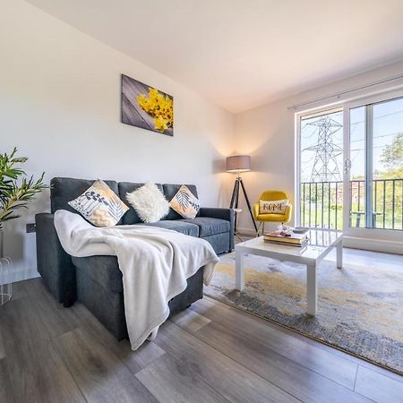 Ash View Place 4 -Heathrow - Thorpe Park - Free Parking Staines-upon-Thames Ngoại thất bức ảnh