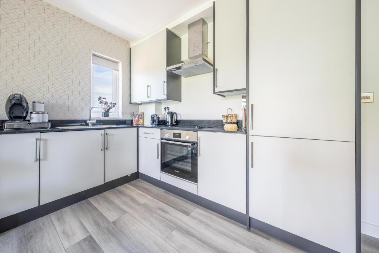 Ash View Place 4 -Heathrow - Thorpe Park - Free Parking Staines-upon-Thames Ngoại thất bức ảnh