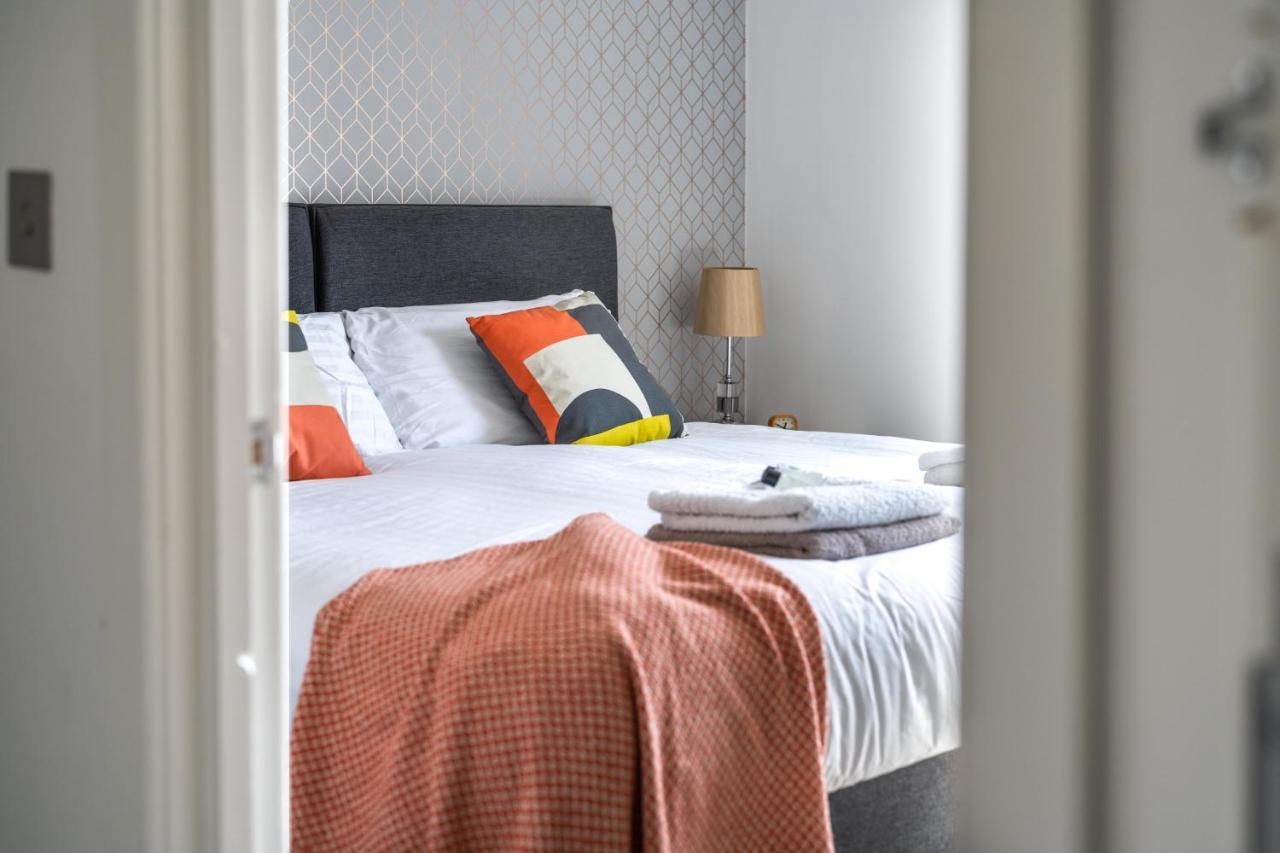 Ash View Place 4 -Heathrow - Thorpe Park - Free Parking Staines-upon-Thames Ngoại thất bức ảnh