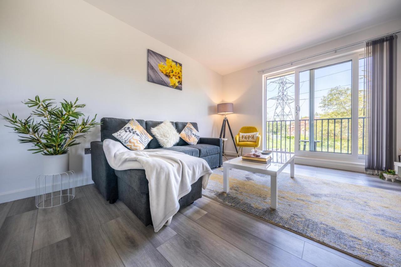 Ash View Place 4 -Heathrow - Thorpe Park - Free Parking Staines-upon-Thames Ngoại thất bức ảnh
