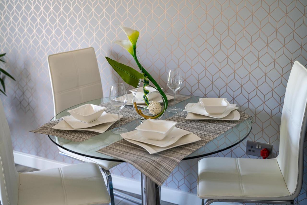 Ash View Place 4 -Heathrow - Thorpe Park - Free Parking Staines-upon-Thames Ngoại thất bức ảnh